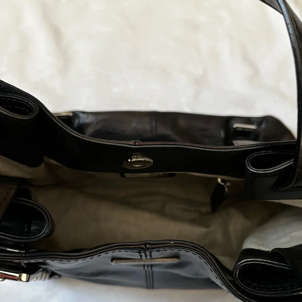 Black Michael Kors bag. - Picture 3 of 4